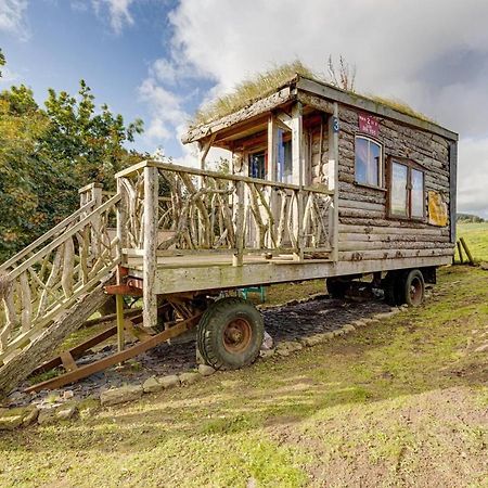 2X Double Bed - Glamping Wagon Dalby Forest Скарбъро Екстериор снимка