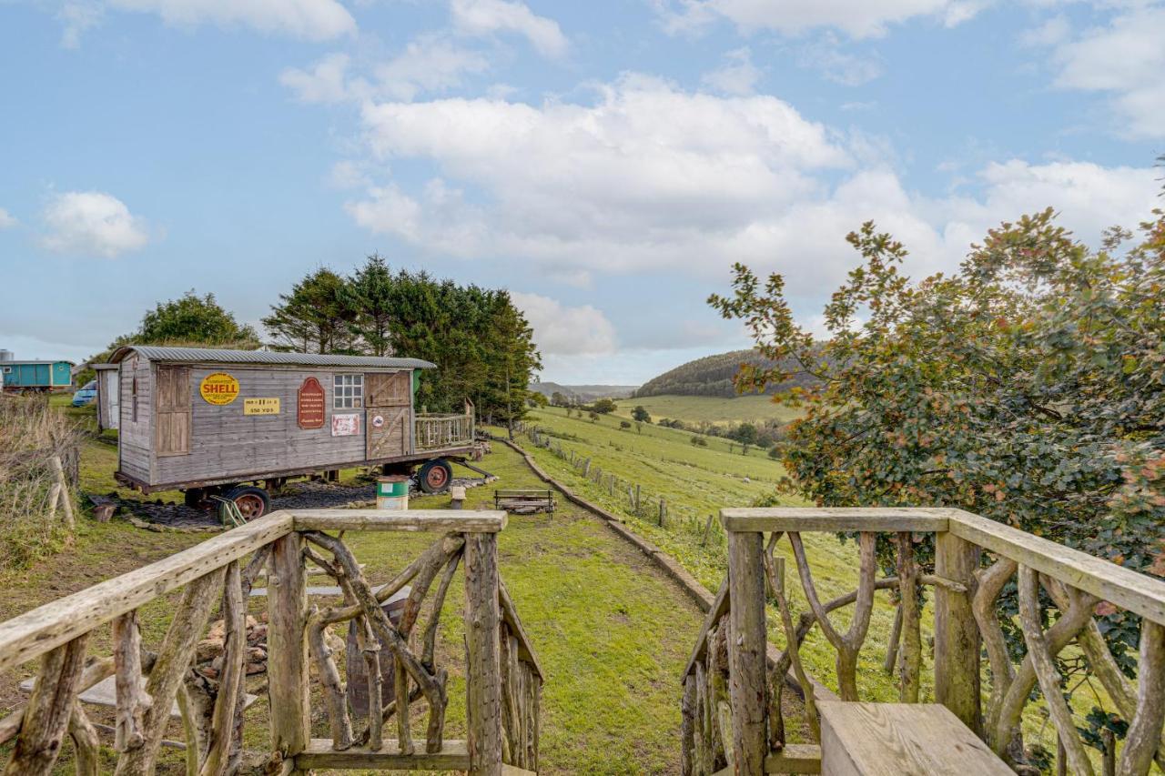 2X Double Bed - Glamping Wagon Dalby Forest Скарбъро Екстериор снимка