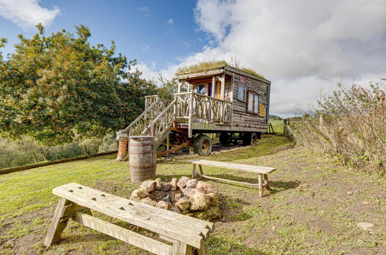 2X Double Bed - Glamping Wagon Dalby Forest Скарбъро Екстериор снимка