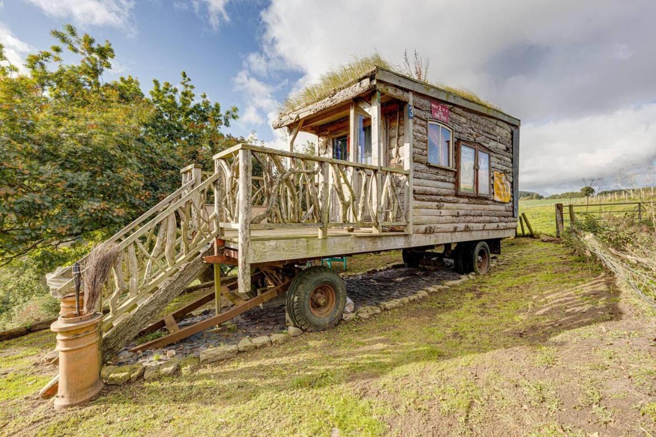 2X Double Bed - Glamping Wagon Dalby Forest Скарбъро Екстериор снимка